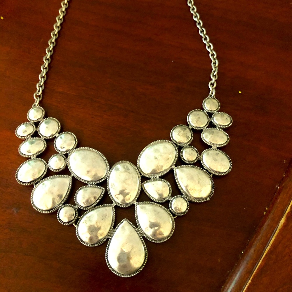 Silver modern necklace w adjustable chain